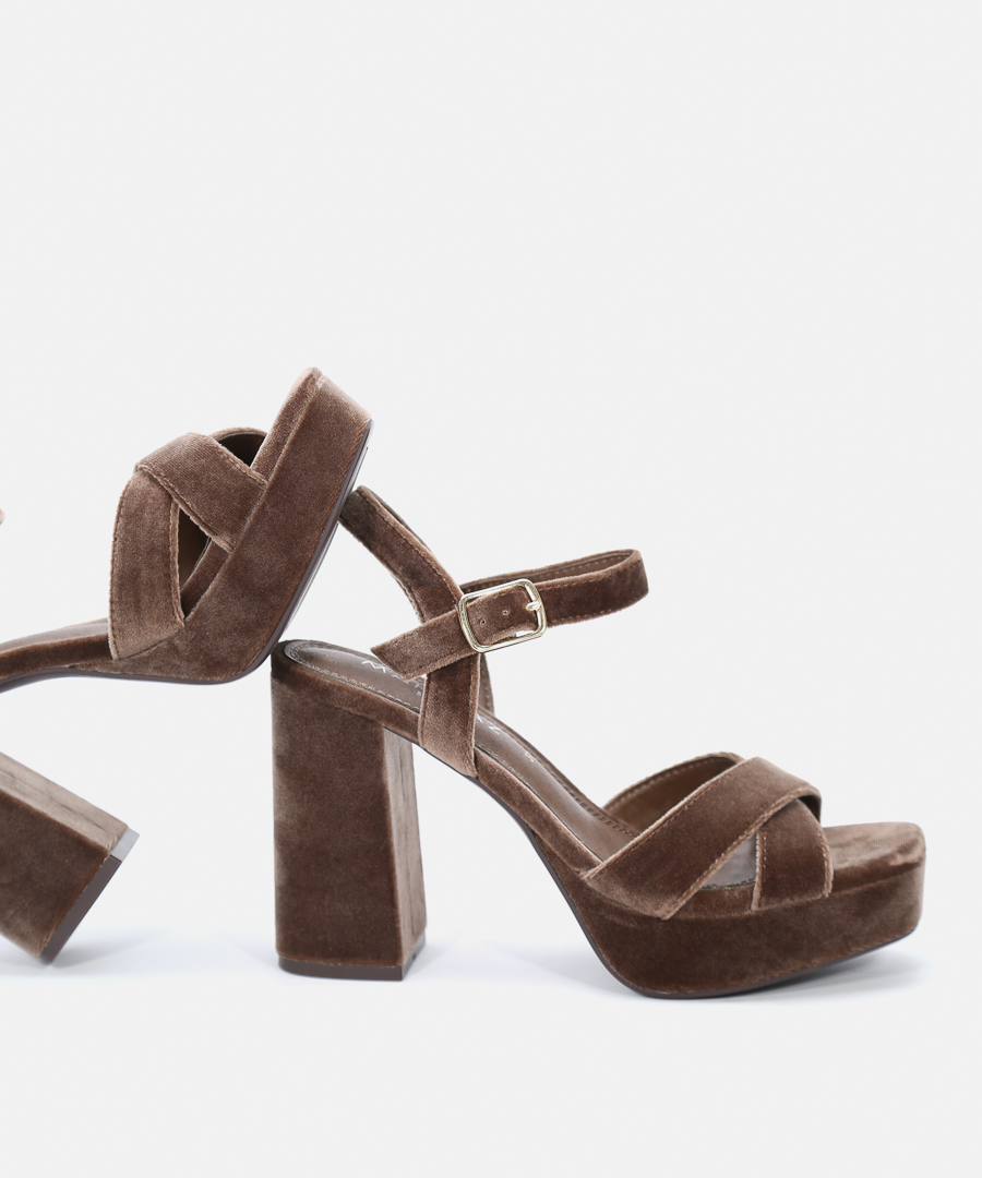 Sandalias plataforma terciopelo image number null